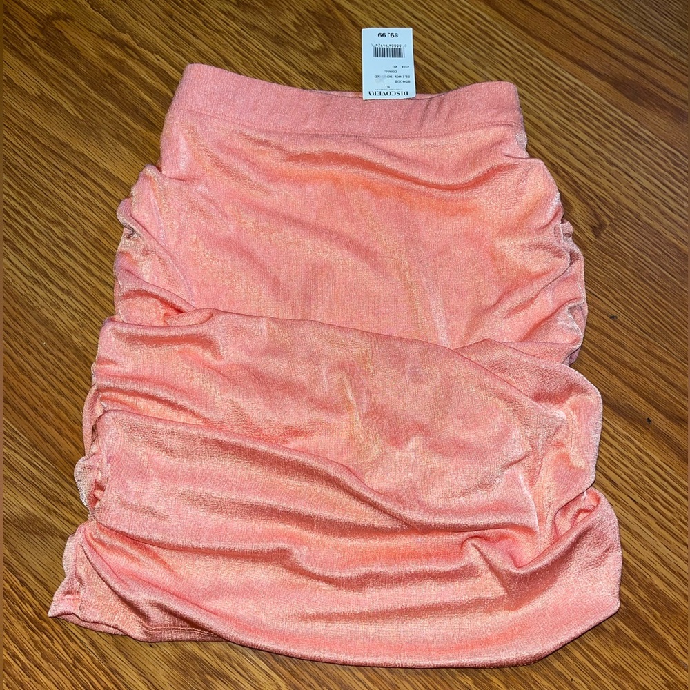 5/$25❌ FINAL CALL❌ NWT-Discovery midi skirt